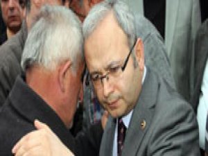 Özcan Candan başına tuğla düşmesi sonucu hayatını kaybetti