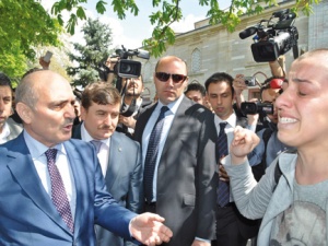 Hasta kıza ne kadar para vermiş?