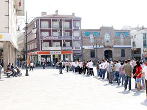 Öğrencilerin harç çilesi