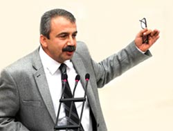 Sırrı Süreyya Önder CHP ve MHP'ye çok ağır yüklendi