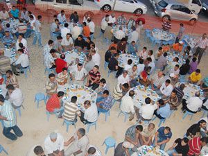 Adem Bulut, dostlarını iftarda buluşturdu