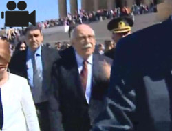 Bakan Nabi Avcı'ya Anıtkabir'de protesto