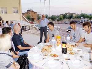 Diltaşlı voleybolcular iftarda bir araya geldi