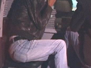 Cami şadırvanında esrar içerken yakalandılar