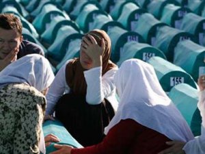 Sırbistan'dan tarihi Srebrenitsa özrü