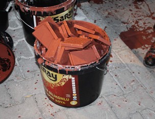 Boyanın içine bile kaçak sigara koydular