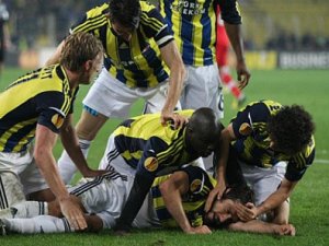 Dünya, Fenerbahçe'yi konuşuyor!