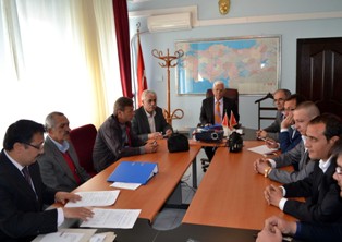 Köy yollarına kilitli parke taşları döşenecek