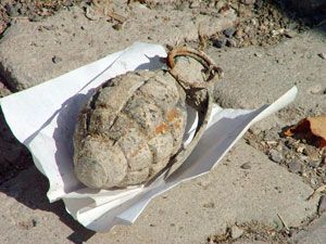 Taarruz tipi el bombası bulundu  