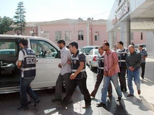 Zorla senet imzalatanlar operasyonla yakalandı