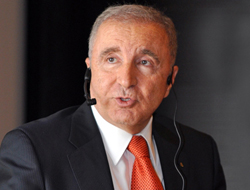 Ünal Aysal'dan Robben iddialarına yanıt