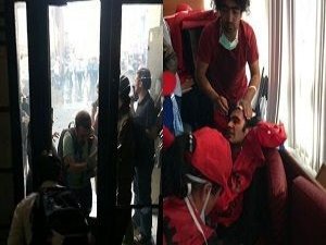 DİSK Genel Merkezi'ne gaz bombası atıldı