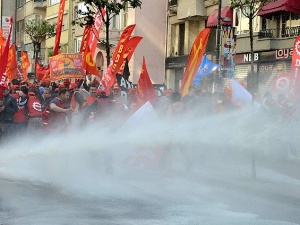 1 Mayıs'ın özeti: 20 gözaltı, yaralılar ve maddi hasar