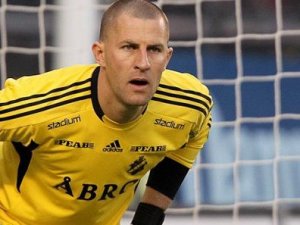 Ünlü kaleci evinde ölü bulundu!