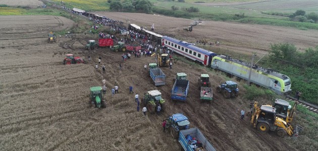 ÇORLU'DA TREN KAZASI: 10 ÖLÜ 73 YARALI