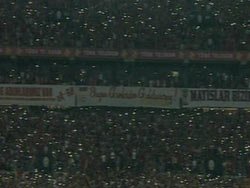 Arena'da her yer ışıl ışıl