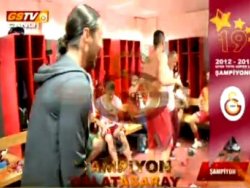 Galatasaray soyunma odası yıkıldı