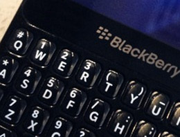İşte BlackBerry R10'un teknik bilgi ve görüntüleri