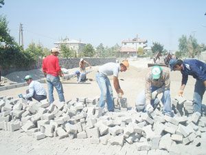 Karapınar'da yollara parke taş