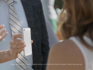 Samsung’un yeni reklamı Apple’ı kızdıracak