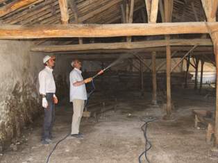 Cihanbeyli'de mandıralar ilaçlanıyor