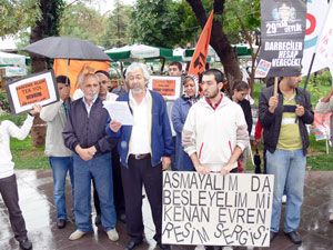 Darbe karşıtları kınadı