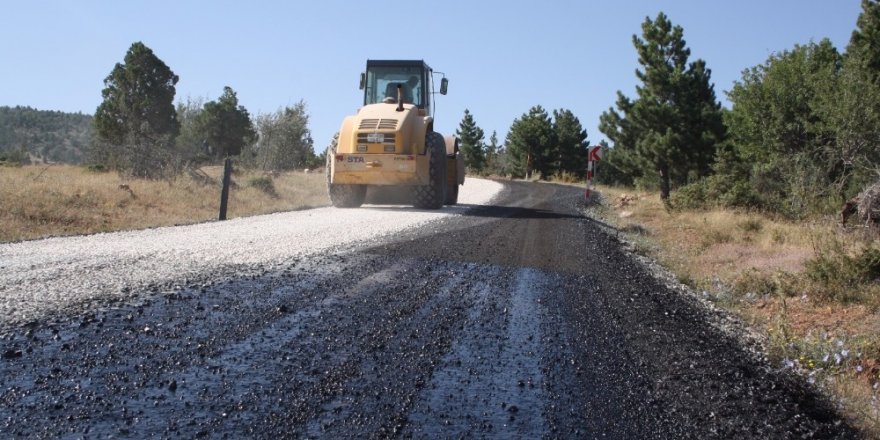 Derbent Aladağ Kayak Merkezi yolu asfaltlanıyor