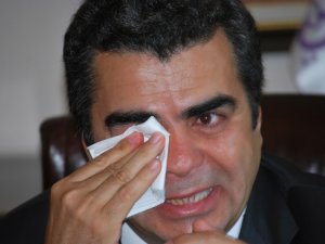 Atanan valinin gözyaşları