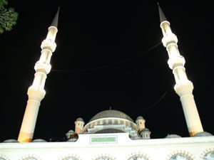 Hacıveyiszade Camii’ne yeni ışıklandırma