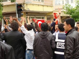 Adıyaman'da Sırrı Süreyya'ya şok protesto