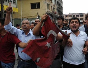 Reyhanlı’daki protestoda ’Hükümet istifa’ sesleri