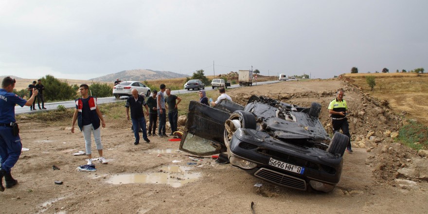 Gurbetçilerin bulunduğu otomobil takla attı: 6 yaralı