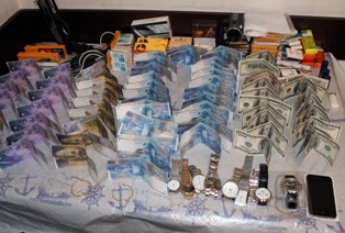 45 bin lira çalan hırsızlar yakalandı