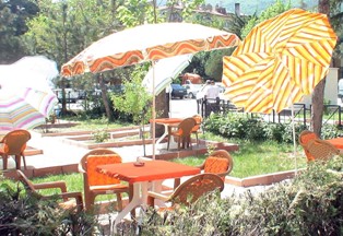 Adliye çay bahçesinin açılışı yapıldı