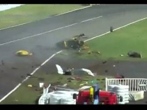 320 kilometre hızla bariyere çarptı