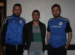 Taraftar olarak geldiler futbolcuları soydular