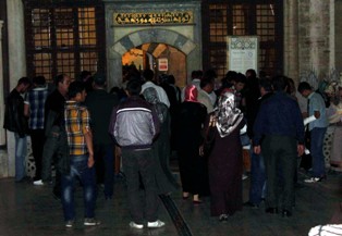 Regaip Kandilinde Mevlana Müzesi doldu