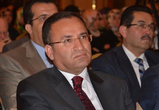 Bozdağ: Kılıçdaroğlu'nun Türkiye dışına çıkması yasaklanmalı