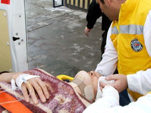 Buzları kırmak isteyen kadın balkondan düştü