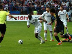 Fener'i devirip ligde kaldı!