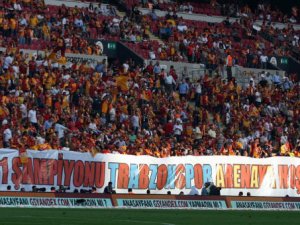 Arena'da Fenerliler'i çıldırtan pankart