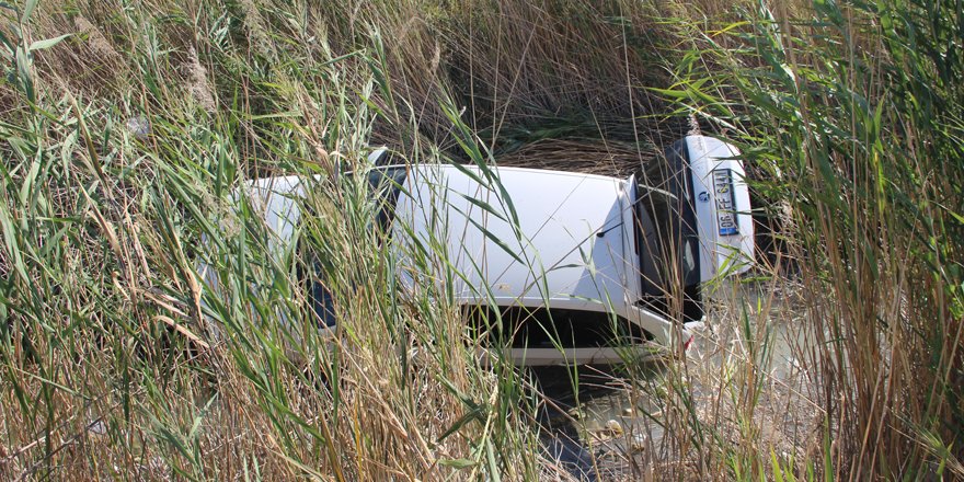 Konya'da otomobil sulama kanalına düştü: 4 yaralı
