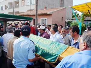 Camide kalp krizi geçiren imam, toprağa verildi