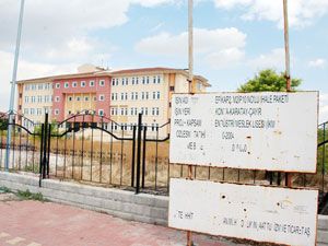 Okul inşaatına kayyum atandı