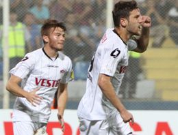 Manisaspor Adana'da avantajı yakaladı