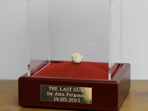 Ferguson'un sakızı açık artırmada