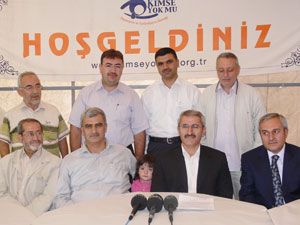 Kimse Yok Mu 32 ülkede kumanya dağıttı