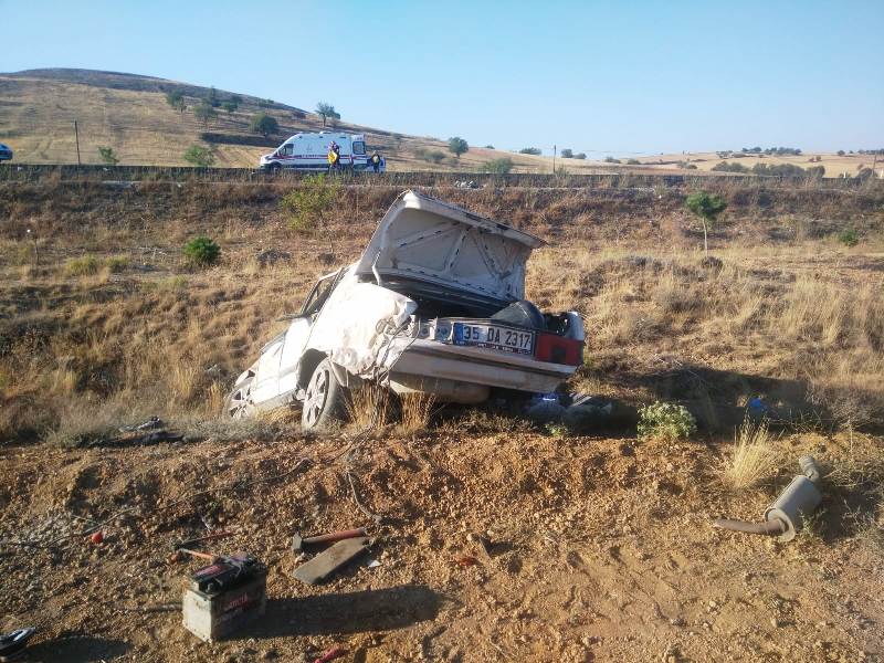 Otomobil şarampole devrildi: 1 ölü 4 yaralı