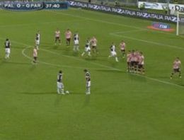 Mükemmel frikik organizasyonu!