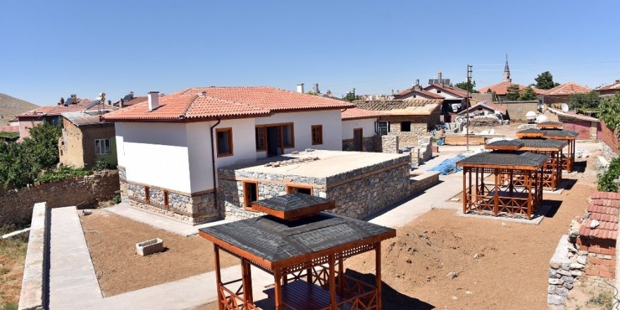 Lâdikli Ahmet Hüdai’nin evi restore ediliyor